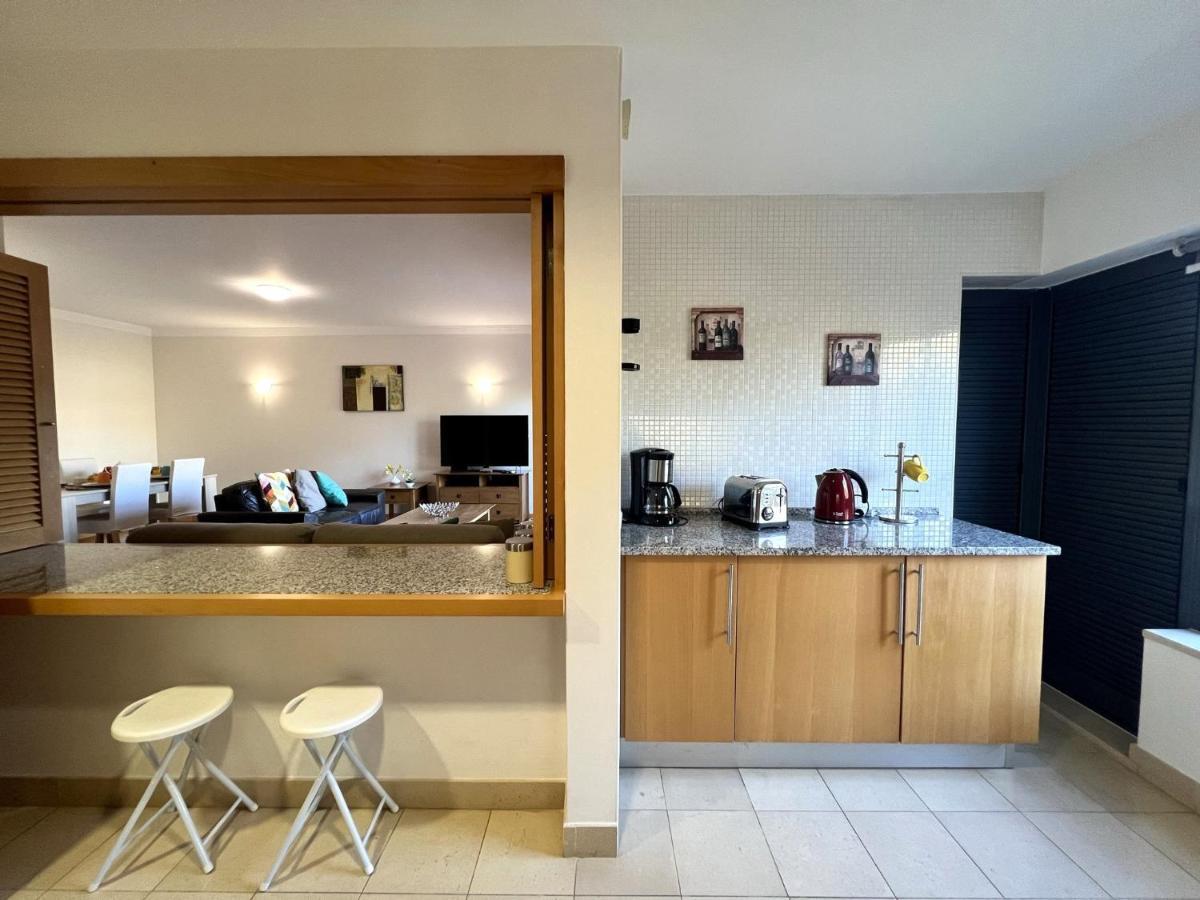 Apartment Modern 4 With Pool By Homing
